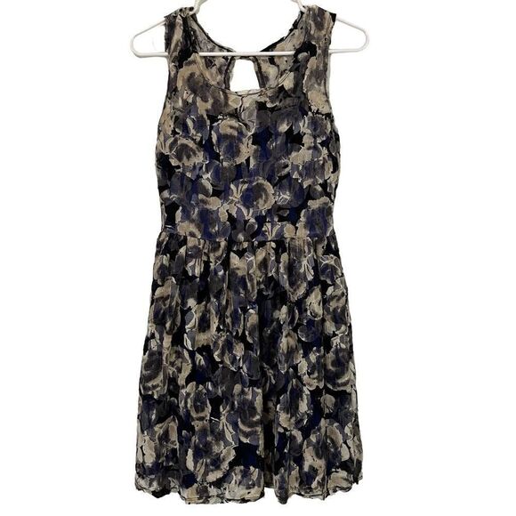 Pins & Needles by Anthropologie Lace Floral Dress With Navy Lining, Size S - Picture 2 of 10